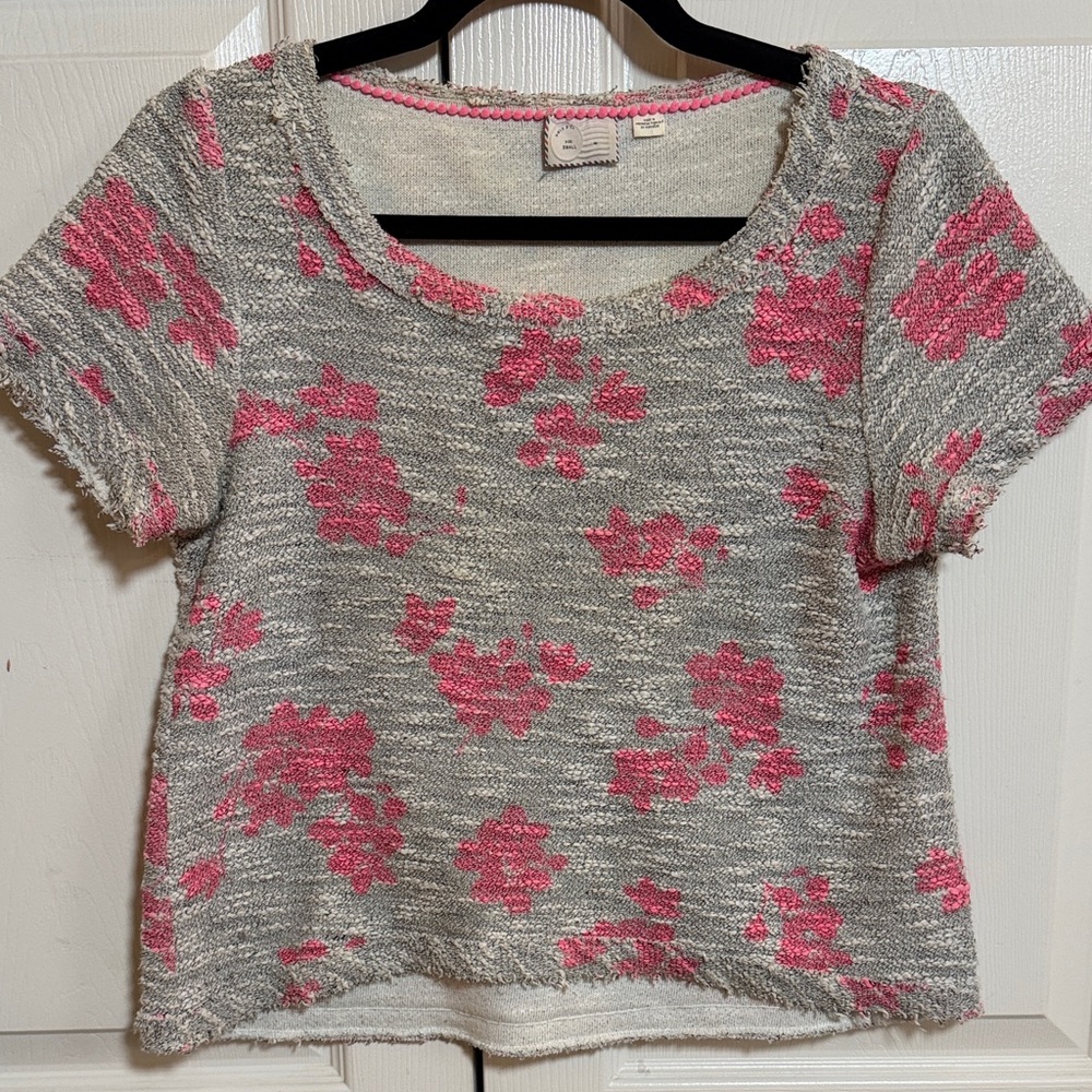 Anthropologie Gray & Pink Textured Floral Knit Top